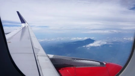 How do I speak to a live person at Avianca?