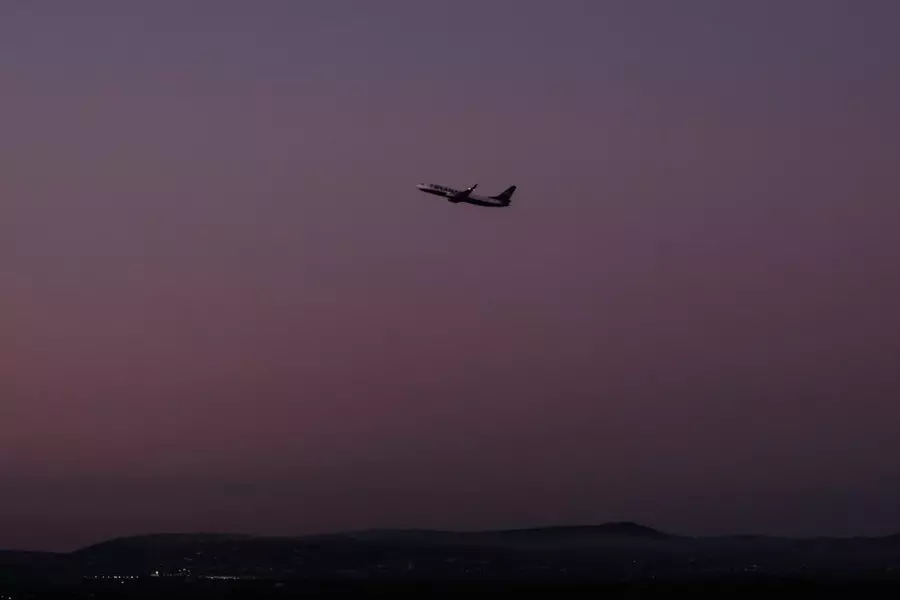 How do I Speak to Someone at Air France?