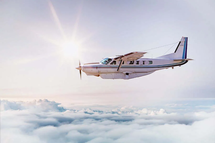 How do I talk to a real person at Spirit airlines?