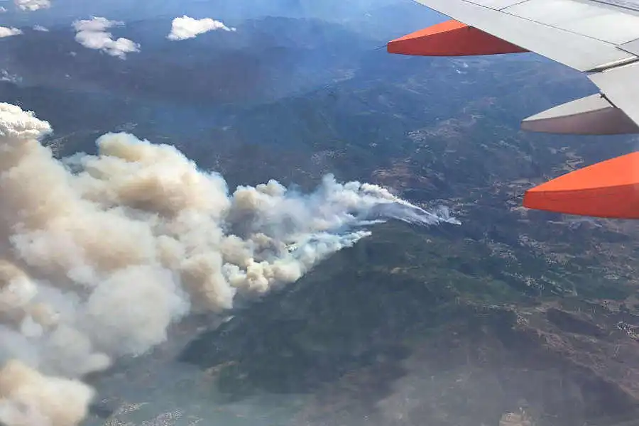 Can I change my flight through Expedia? – Skynair